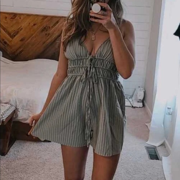 Romper - Picture 3 of 4